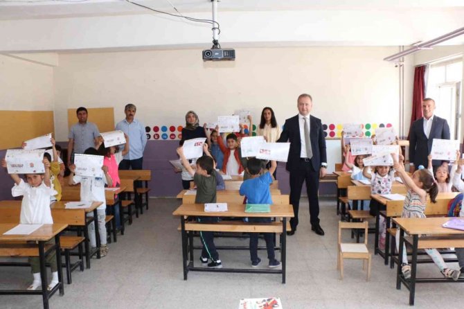 Hizan’da Öğrencilerin Karne Heyecanı