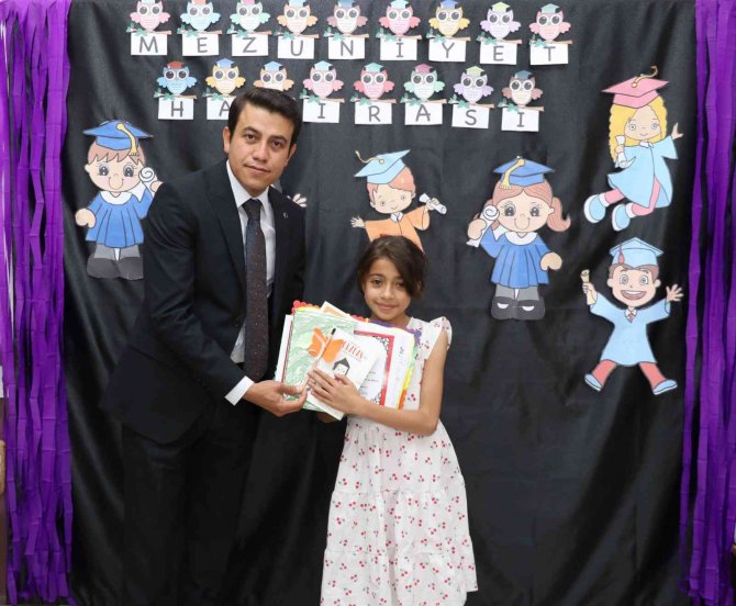 Ahlat’ta 10 Bin 910 Öğrenci Yaz Tatiline Girdi