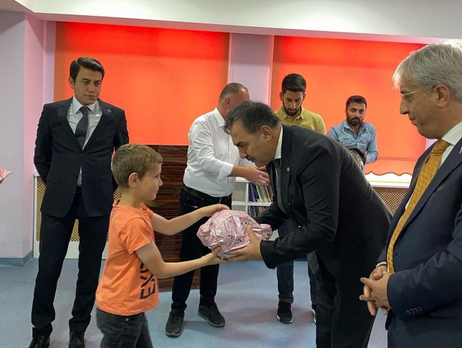 Atık Malzemeleri Geri Dönüşüme Kazandıran Öğrencilere Ödülleri Verildi