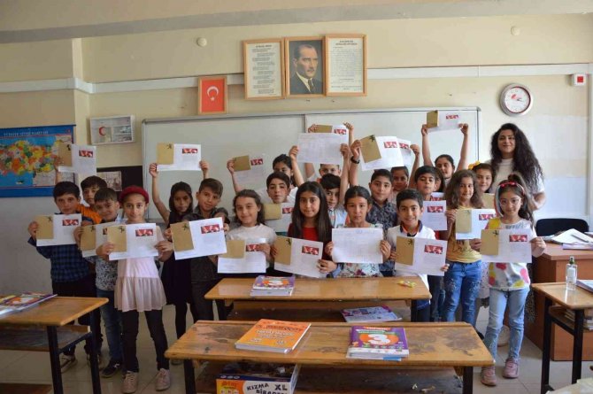 Tatvan’da 23 Bin 430 Öğrenci Karne Sevinci Yaşadı