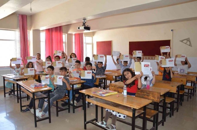 Tatvan’da 23 Bin 430 Öğrenci Karne Sevinci Yaşadı