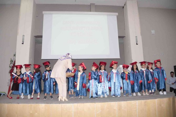 Tatvan’da Minikler Mezuniyet Heyecanı Yaşadı