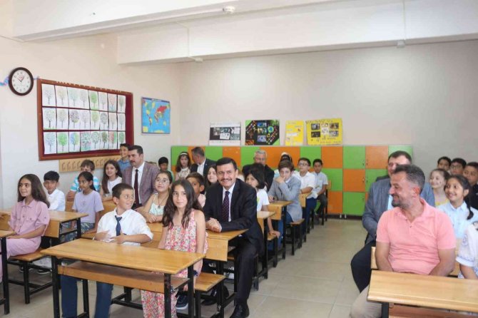 Burdur’da 42 Bin 430 Öğrenci Karne Aldı