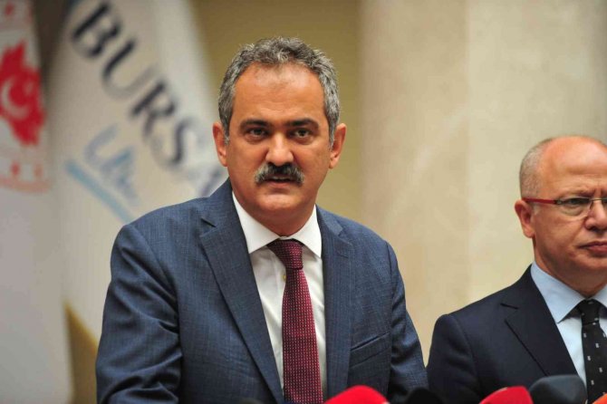Dansöz Olayı Sonrası Açığa Alınan Müdüre Velilerden Destek