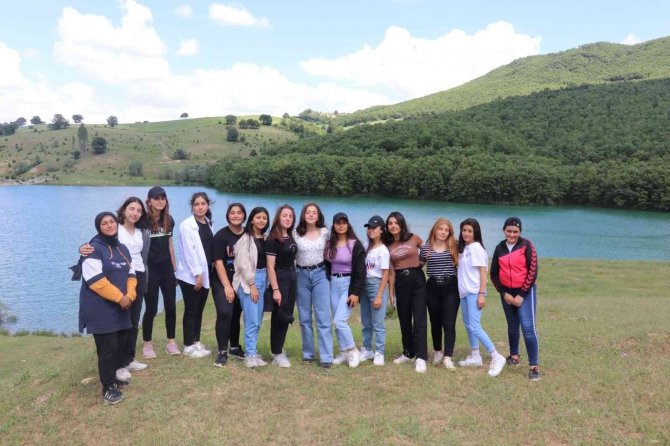 Kaymakam Atış’tan Başarılı Öğrencilere Ödül