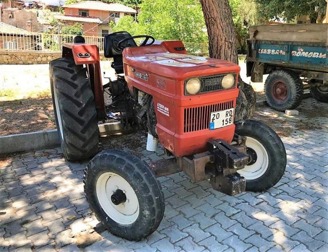 Acemi Kundakçı Çam Kozalağıyla Traktörü Ateşe Vermeye Çalıştı