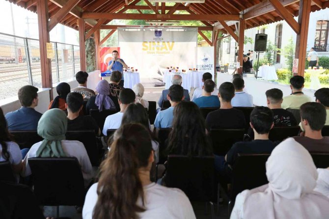 Yks’ye Girecek Öğrencilere Sınav Kaygısı Semineri