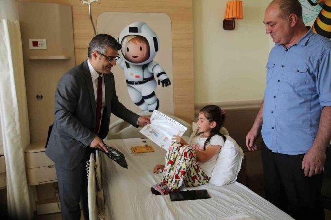 Erzurum Şehir Hastanesi’nde Karne Sevinci