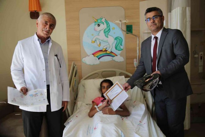 Erzurum Şehir Hastanesi’nde Karne Sevinci