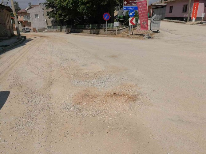 Altyapı Ve Kanalizasyon Çalışması Mahalleyi Toza Boğdu
