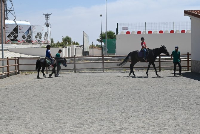 Karne Öncesinde At Bindiler