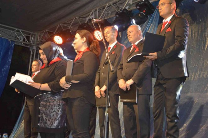 Öğretmenler Korosundan Türk Halk Müziği Konseri