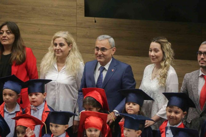 Gündüz Çocuk Bakımevi’nde Mezuniyet Coşkusu