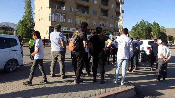 Yüksekova’da Zincirleme Trafik Kazası: 4 Yaralı