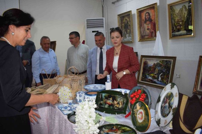 İ̇skenderun Hatmek’te Yıl Sonu Sergisi