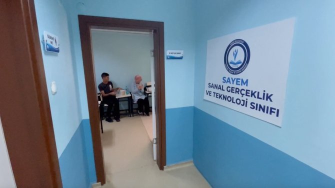 Yks Öncesi Öğrencilere Sanal Gerçeklik Gözlükleriyle Üniversiteler Tanıtıldı