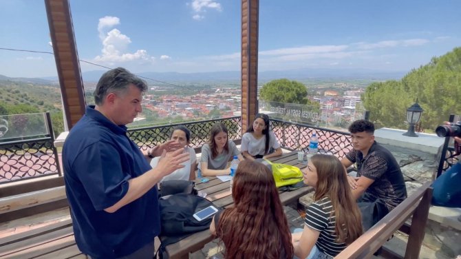 Yks Öncesi Öğrencilere Sanal Gerçeklik Gözlükleriyle Üniversiteler Tanıtıldı