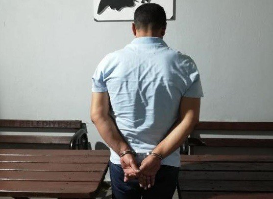 İ̇zmir’de Uygulamadan Kaçarken Polisi Aracıyla Yaralayan Sürücü Tutuklandı