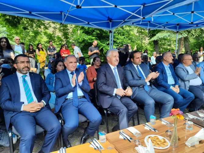 Kars’ta Devlet Konservatuarında Mezuniyet Coşkusu