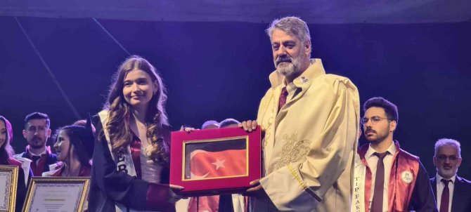 Kbü’de Mezuniyet Törenleri Sona Erdi