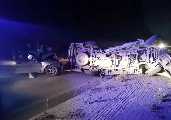 Takla Atan Araçta Sıkışan Yaralı, Baltayla Camlar Kırılarak Kurtarıldı