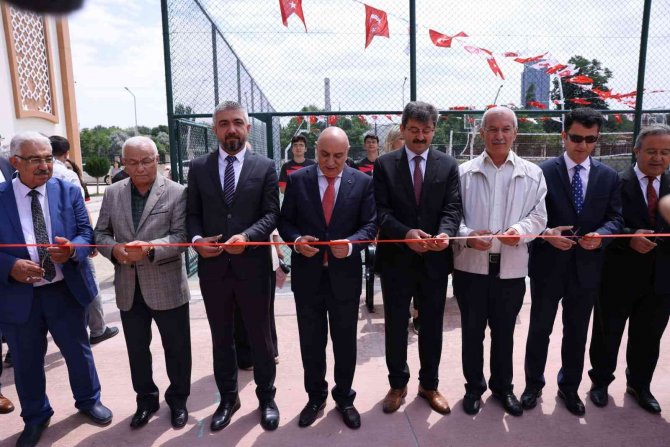 Keçiören’de Karne Heyecanı Ve Yeni Spor Tesisi Sevinci Bir Arada