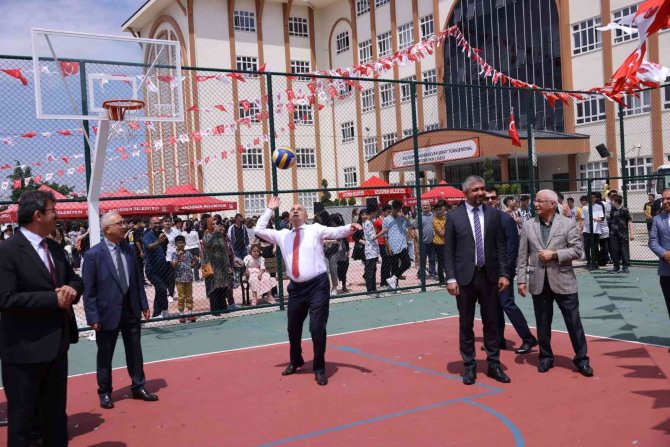 Keçiören’de Karne Heyecanı Ve Yeni Spor Tesisi Sevinci Bir Arada