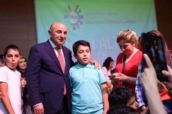 Keçiören Çocuk Eğitim Merkezinde Mezuniyet Heyecanı