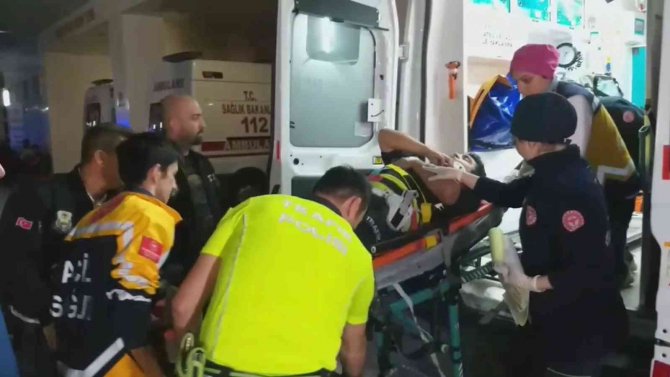 "Dur" İhtarına Uymayan Alkollü Sürücü, Trafik Polisine Çarpıp Kaçtı