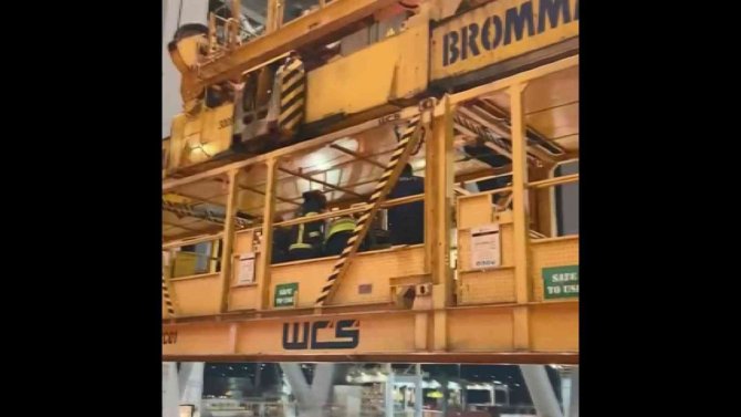 Çalıştığı Gemide 5 Metre Yükseklikten Düşen İşçiye Kurtarma Operasyonu Böyle Yapıldı