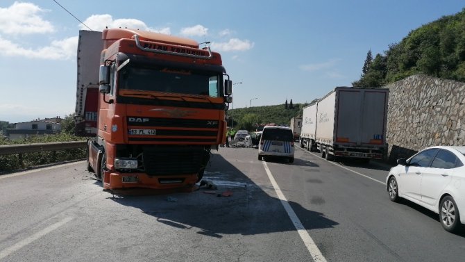 Şerit İhlali Zincirleme Kazaya Sebep Oldu