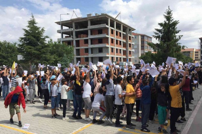 Kulu’da 7 Bin 731 Öğrenci Karne Sevinci Yaşadı