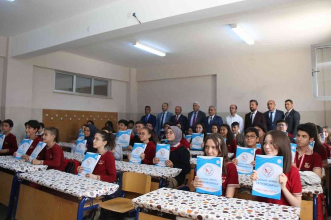 Kütahya’da 566 Okulda 99 Bin 563 Öğrenci Karne Heyecanı Yaşadı