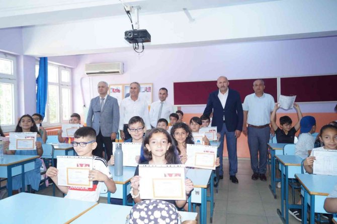 Kuyucak’ta Öğrenciler Karne Sevinci Yaşadı