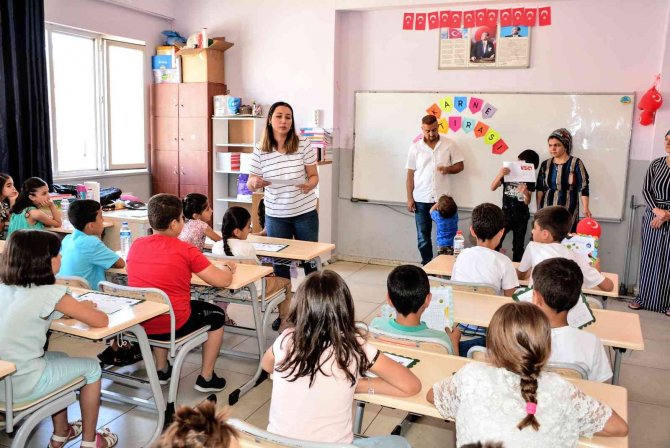 Derik’te Öğrencilerin Karne Heyecanı