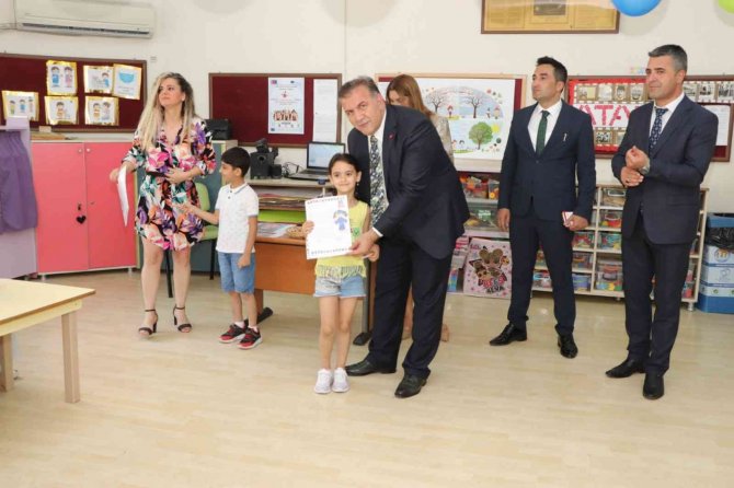 Mersin İ̇l Milli Eğitim Müdürü Koca, Öğrencilerin Karne Heyecanına Ortak Oldu