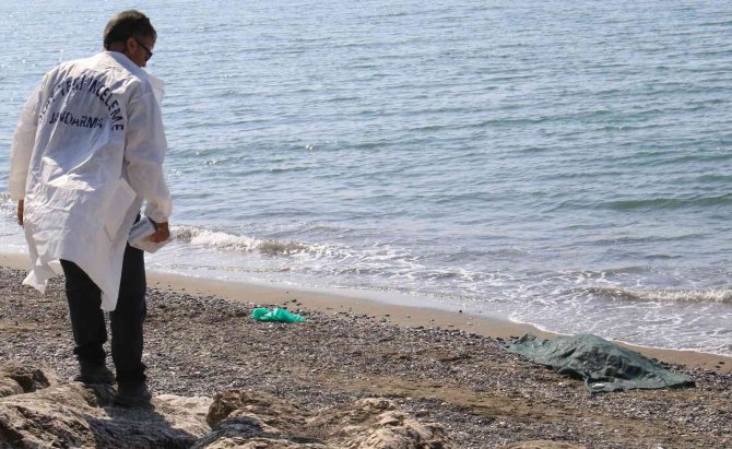 Emekli Öğretmen Denizde Boğuldu