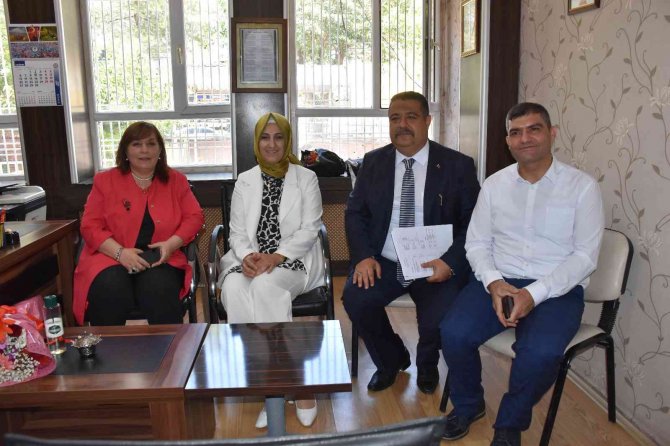 Mesleki Ve Teknik Eğitim Genel Müdürü Nazan Şener, Siverek’te Karne Dağıttı