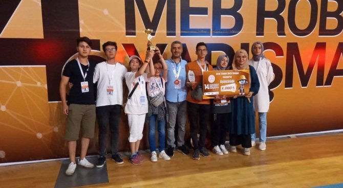 Giresun Mem Robot Yarışmasında 4 Ayrı Kategoride Derece Elde Etti
