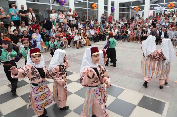 Nilüfer Kreşlerinde Yılsonu Şenliği