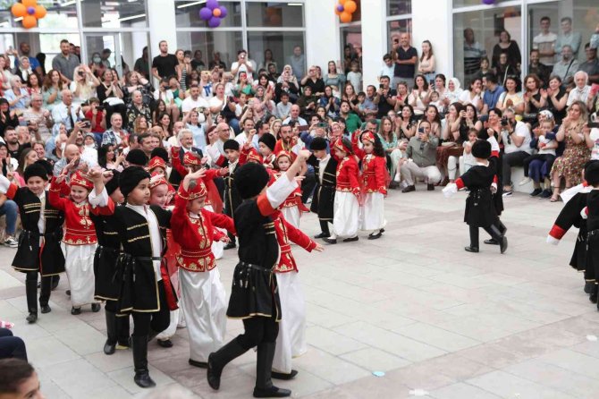 Nilüfer Kreşlerinde Yılsonu Şenliği