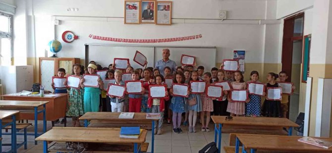 Düzce’de 73 Bin Öğrenci Karne Heyecanı Yaşadı