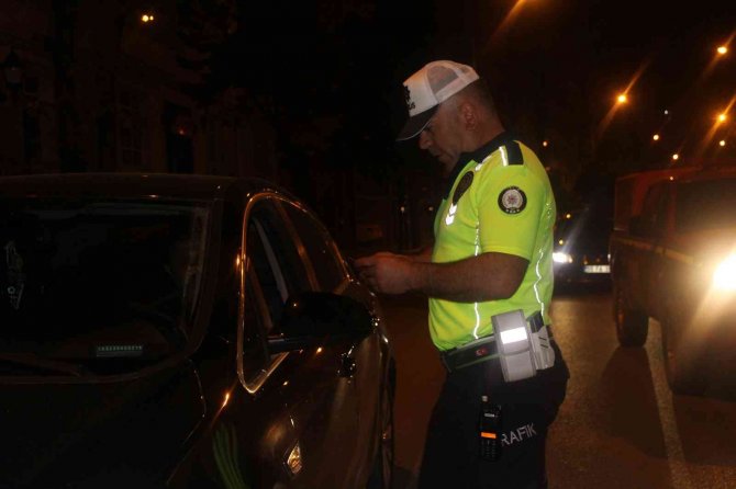 Ünye Polisinden Şok Denetim: 1 Saatlik Uygulamada 9 Bin Lira Ceza