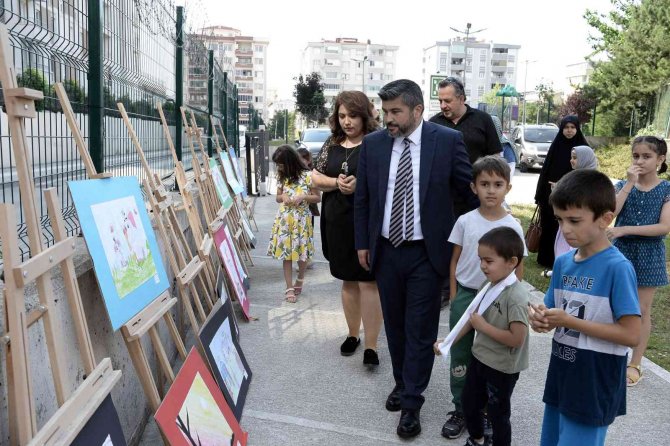 Bilgi Evi Öğrencilerinden Renkli Sergi