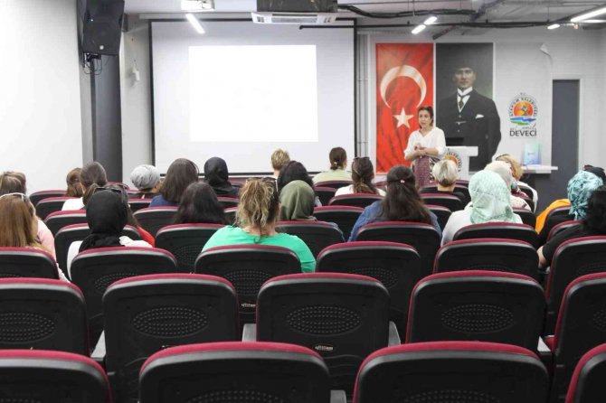 Atakum’da ‘Çocuk İ̇hmali Ve İ̇stismarı’ Semineri