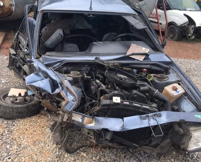 Hurdaya Dönen Otomobilden Sağ Çıktı Ama Kurtarılamadı