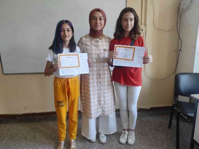 Sason’da 7 Bin 700 Öğrenci Karne Heyecanı Yaşadı