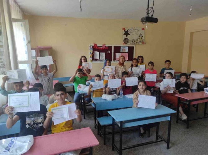 Sason’da 7 Bin 700 Öğrenci Karne Heyecanı Yaşadı