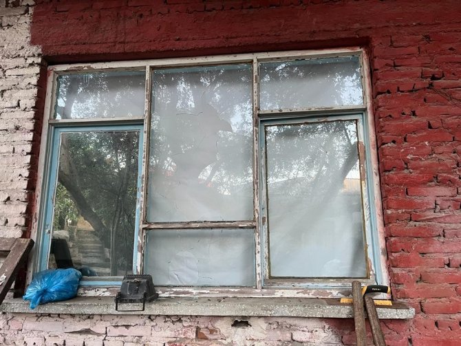 Sinop’ta Bir Evin Camları Kimliği Belirsiz Kişilerce Kırıldı