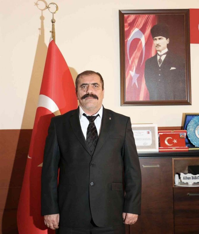 Şenoba Belde Belediye Başkanı Babat’tan Eğitime Destek